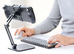 Stretch That Steam Deck into a Desktop Alternative with Funky Lil' Desk-Stand